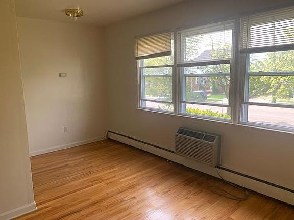 3rd image of 128 Newark Ave #5