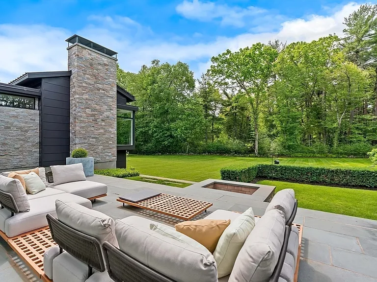 63 Sylvan Ln — Photo 30