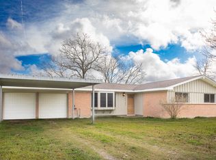 18797 County Line Rd, Winnie, TX 77665