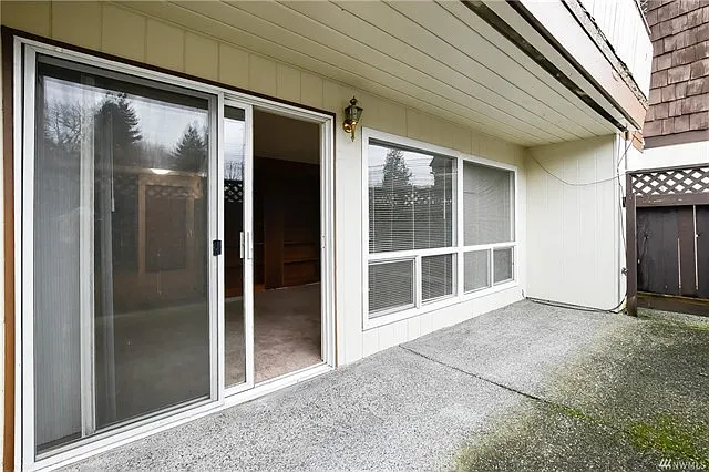 3304 Nassau St — Photo 2