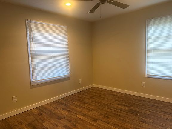 5th image of 1012 W Pecan St