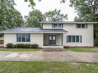 1302 Leverette Rd, Warner Robins, GA 31088