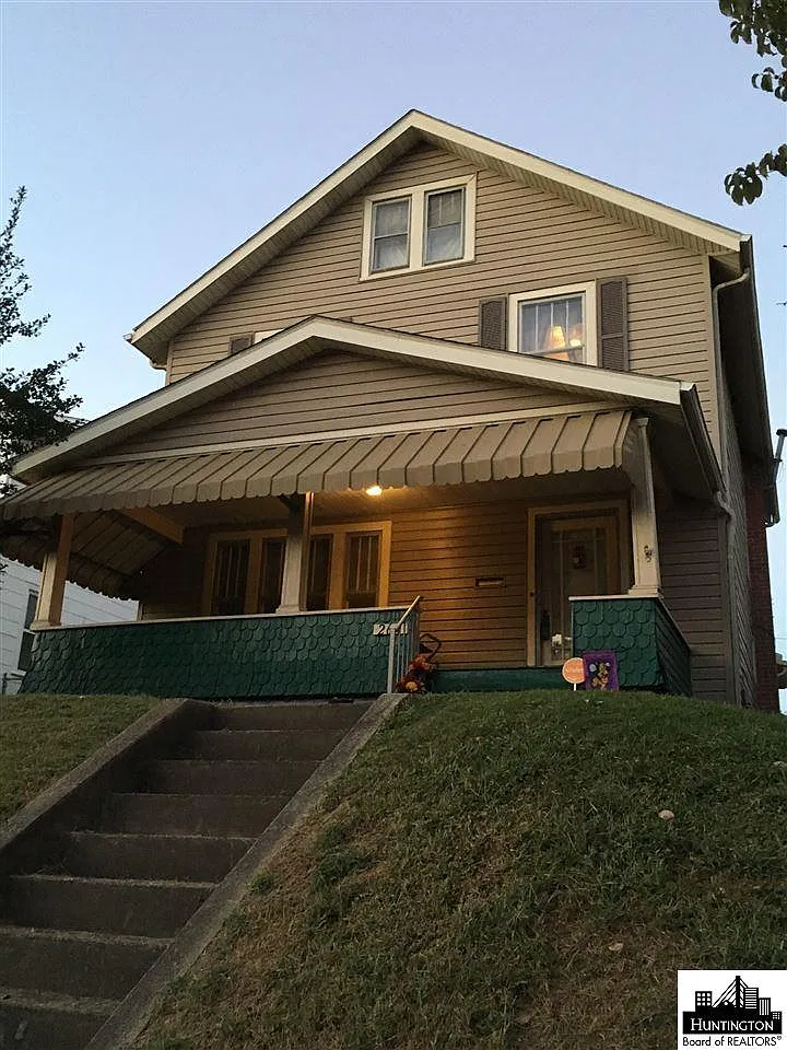 264 Norway Ave photo 1