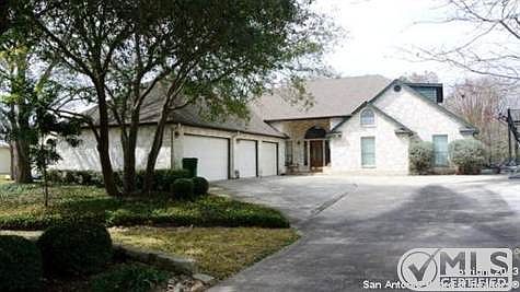 1st image of 512 Woodlake Dr