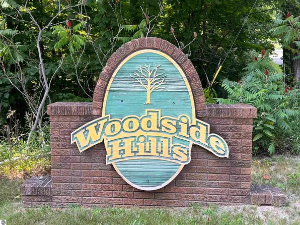 0 S Westwood Pkwy, Suttons Bay, MI 49682