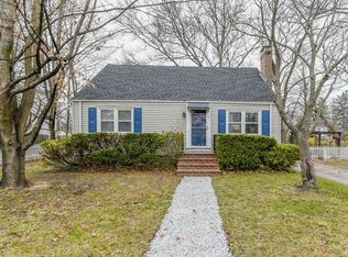 16 Riley Rd, Hyde Park, MA 02136