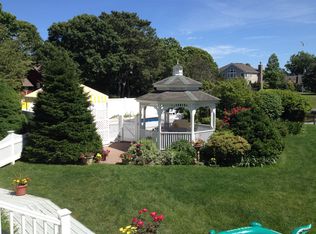 2 Mill Pond Rd, Hampton Bays, NY 11946