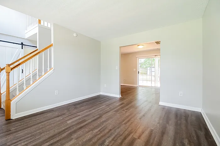 112 W Celestial Dr — Photo 2