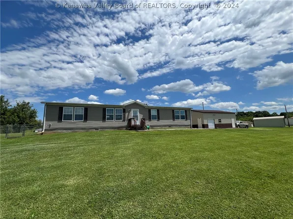 19 Carlee Dr, Point Pleasant, WV 25550
