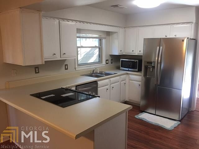 2nd image of 110 Weatherly Way #110