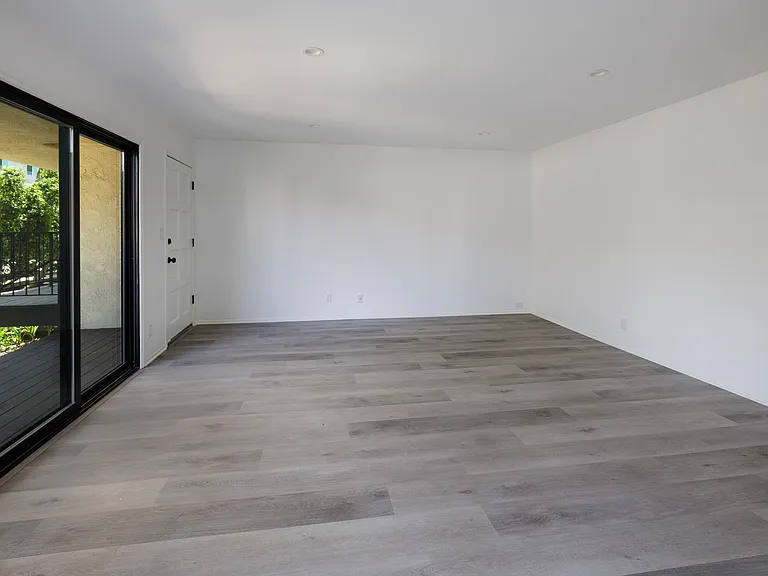 121 Burton Cir #2 — Photo 6