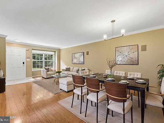 4th image of 2206 Delancey Way