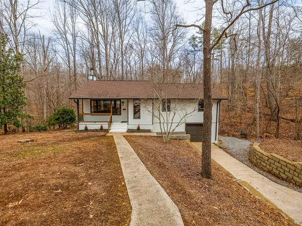 102 Blossom Ct, Westminster, SC 29693