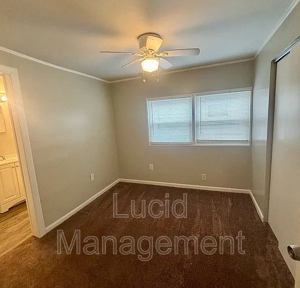 4015 Parthenia Ave — Photo 9