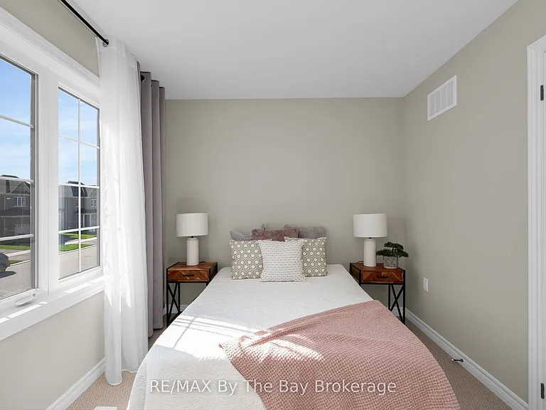 214 Cubitt St — Photo 25