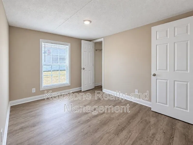 3 bed, 2.0 bath, 1216 sqft, $1,050 — Photo 4