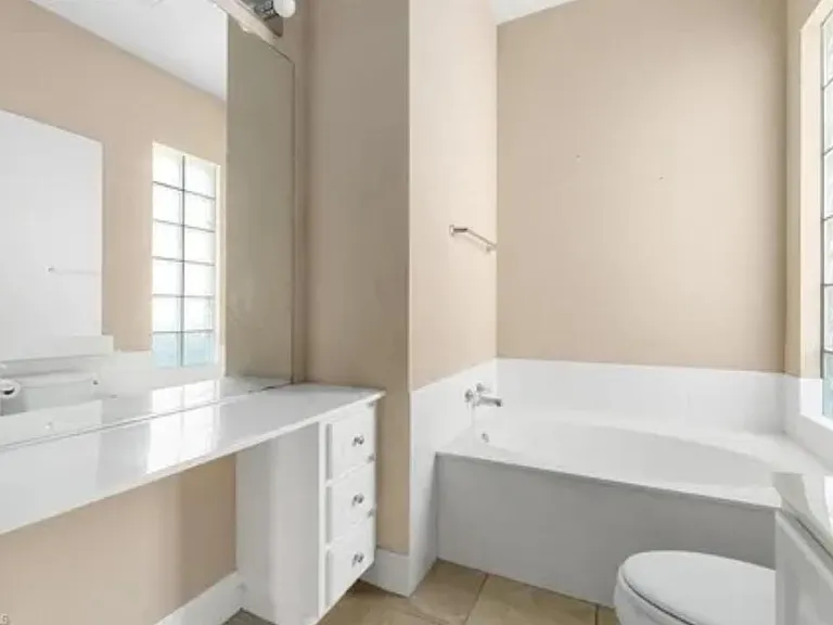 2302 Heydon Cir W — Photo 13