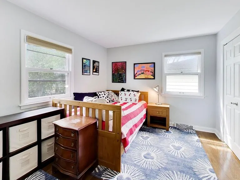 157 Walton St — Photo 12