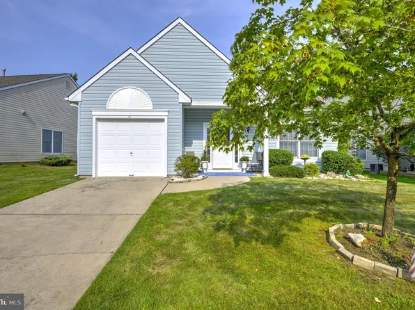 11 Wagon Wheel Ln, Columbus, NJ 08022