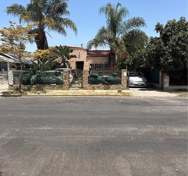 2nd image of 4809 Pickford St