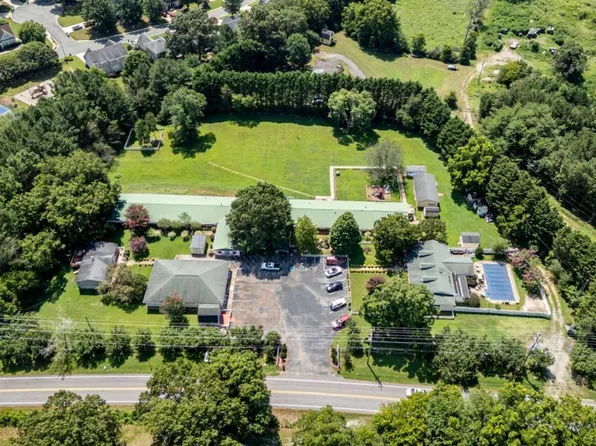 8024 E Cherokee Dr, Canton, GA 30115