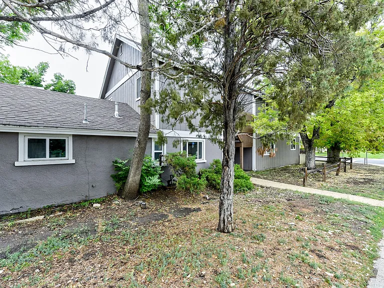 840 North St — Photo 38