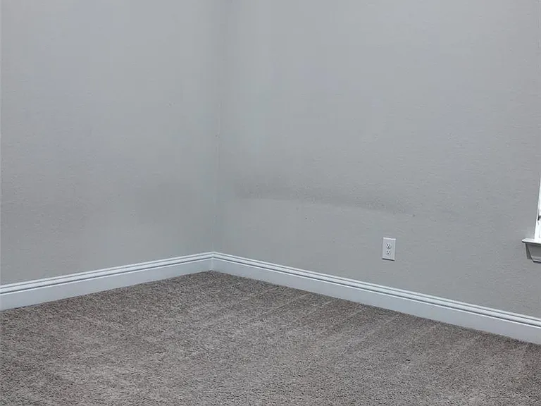 2320 Base Burner Path — Photo 11