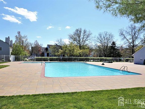 5th image of 1018 Aspen Dr