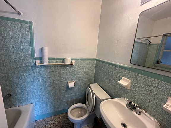 4th image of 6480 Miami Dr #114