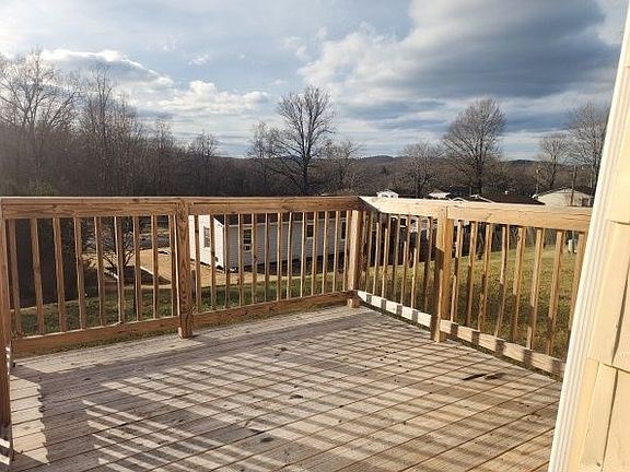 3rd image of 205 Southland Dr