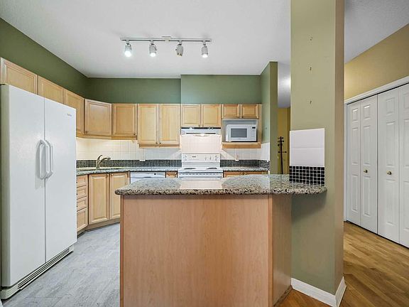 5th image of 5201 Dalhousie Dr NW #210