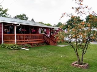 9 Smart St, Keeseville, NY 12944