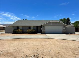 21561 Bear Valley Rd, Apple Valley, CA 92308