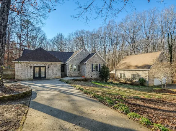 115 S Deerfield Cir, Salisbury, NC 28147