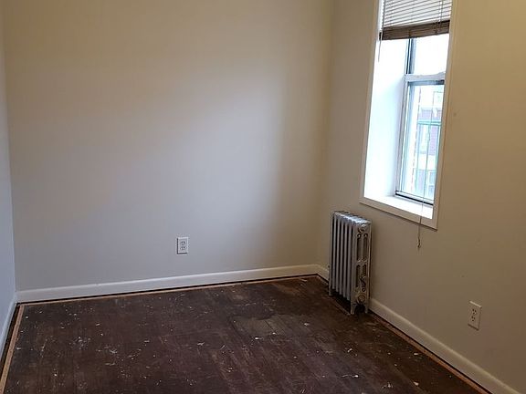 4th image of 3223 42nd St APT 1