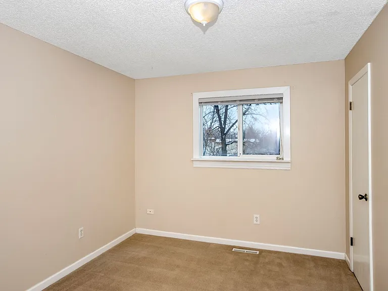 3512 Post Rd — Photo 7
