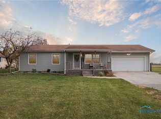 95 S River Bend Rd, Port Clinton, OH 43452