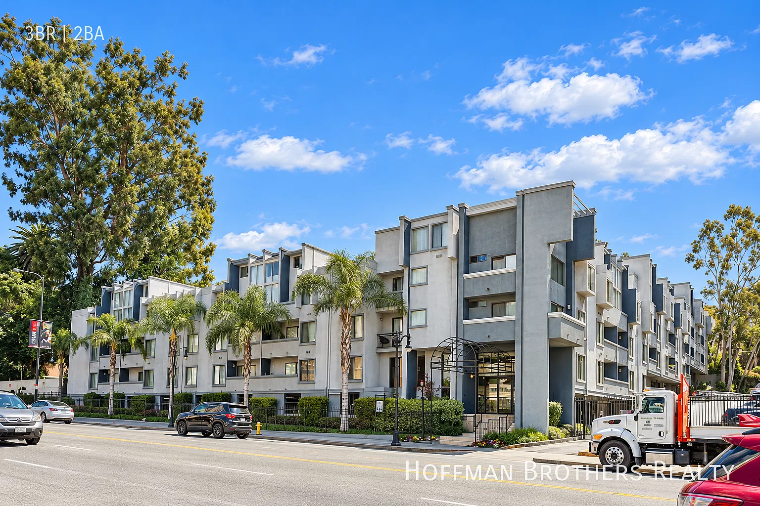 Recently Renovated Hollywood 3-Bedroom Apartment with Updated Kitchen, Modern Appliances, In-Unit... — Photo 3