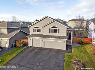 2735 Meadow Wood Cir, Anchorage, AK 99516