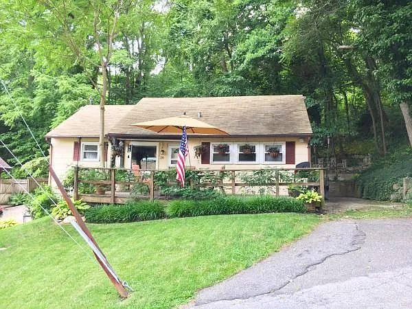 20 Valley Ln photo 1