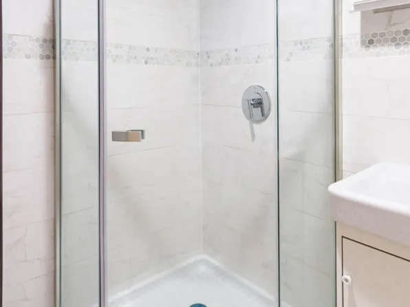 197 Nassau Avenue image 13 of 14