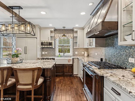 5th image of 1008 W Campbell St