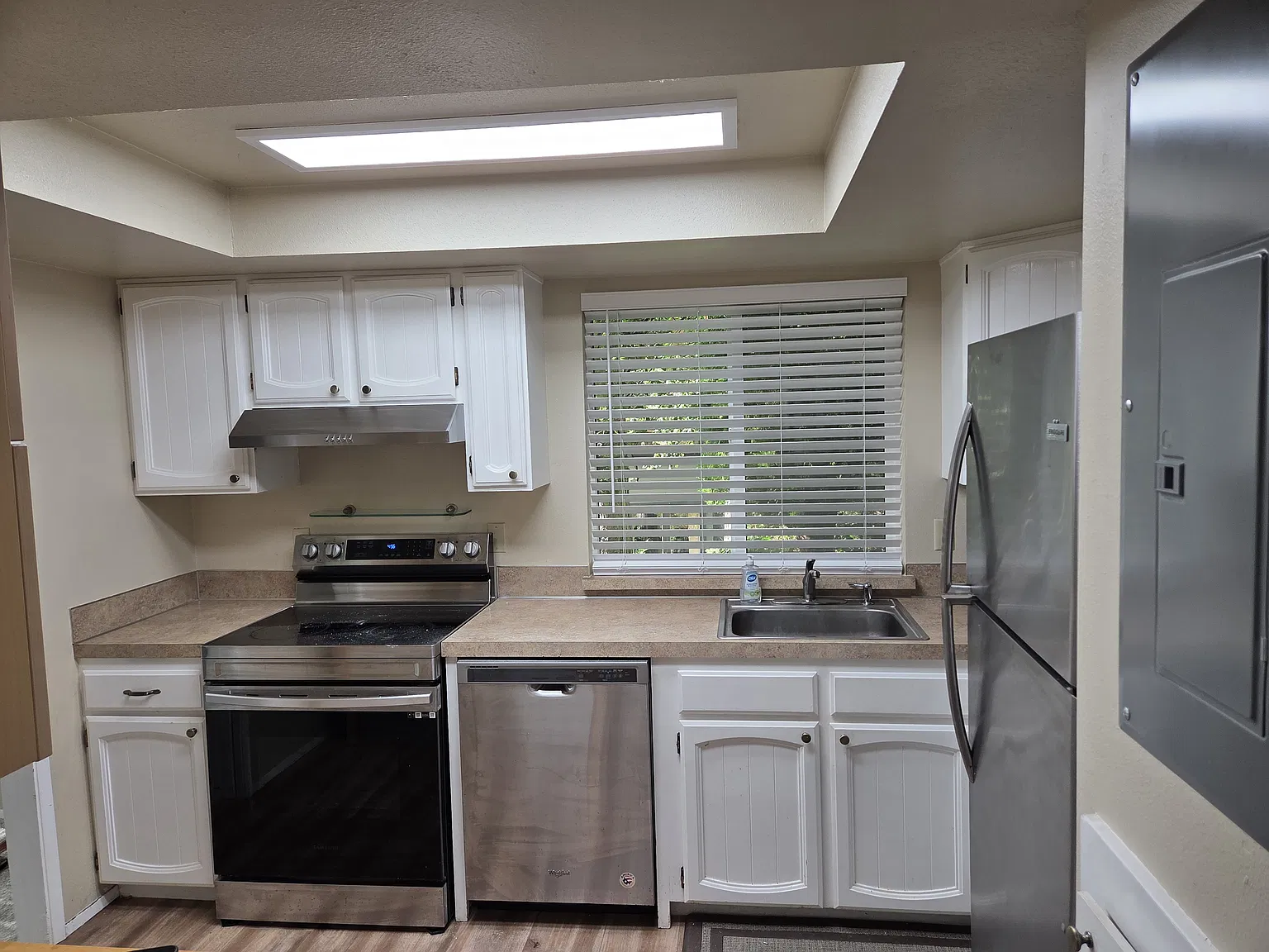 2 bed, 1.5 bath, 1190 sqft, $2,900 — Photo 4