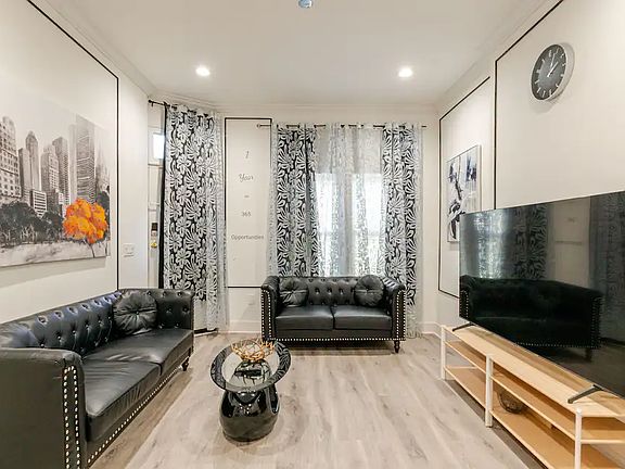 2nd image of 2704-2706 Geyer Ave