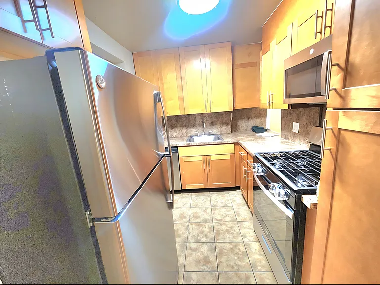 194-02 64th Cir #A — Photo 6