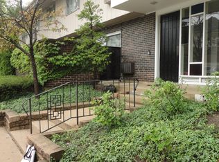 101 Eastern Ave APT 2, Clarendon Hills, IL 60514