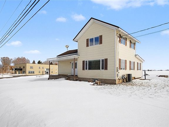 3rd image of 346 Lake Rd E