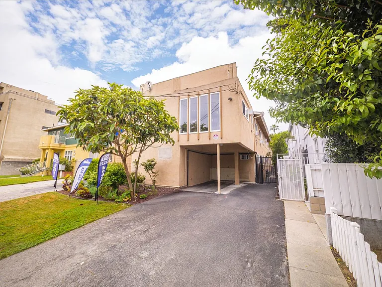 15114 Dickens St. — Photo 28