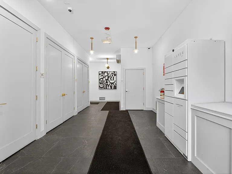 386 5th St #402A — Photo 12