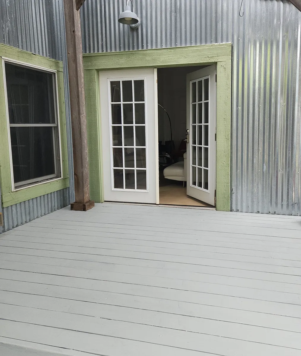 Porch - door into living room - 414 Clay St #414